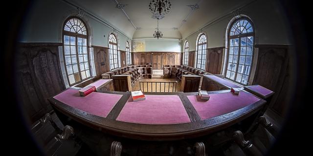 Salle des séances, ancien tribunal d'instance