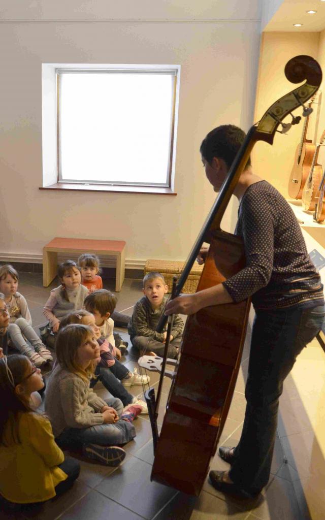 Atelier enfant musée de la lutherie