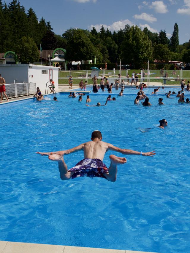 Piscine des Lacs de la Folie Contrexéville ©E. Marguet