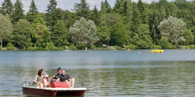 Pedalos Lacs De La Foliee. Marguet Pour Contrexeville Tourisme 1