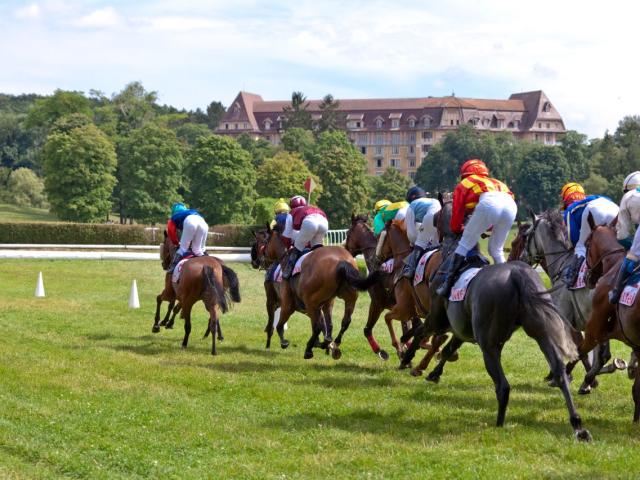 Courses Hippiques de Vittel@Jf Hamard Destination Vittel